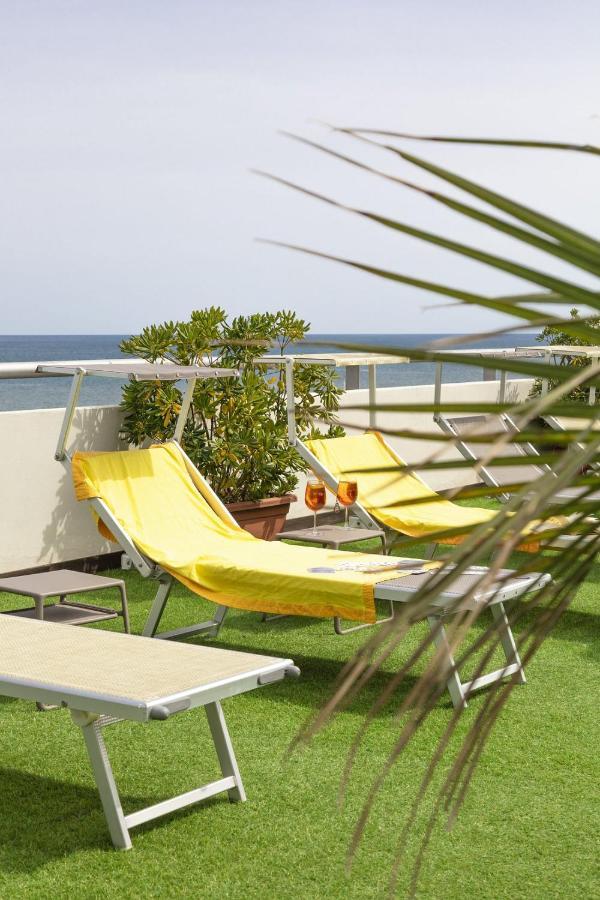 Hotel Igea Spiaggia Беллария-Иджеа-Марина Экстерьер фото
