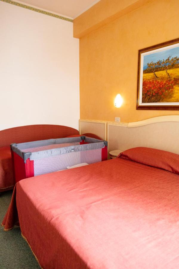 Hotel Igea Spiaggia Беллария-Иджеа-Марина Экстерьер фото