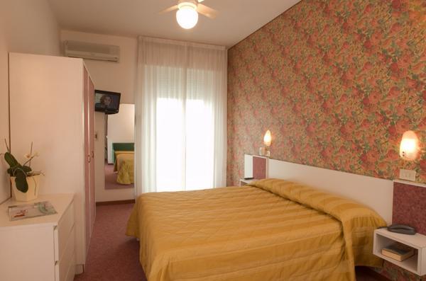 Hotel Igea Spiaggia Беллария-Иджеа-Марина Экстерьер фото
