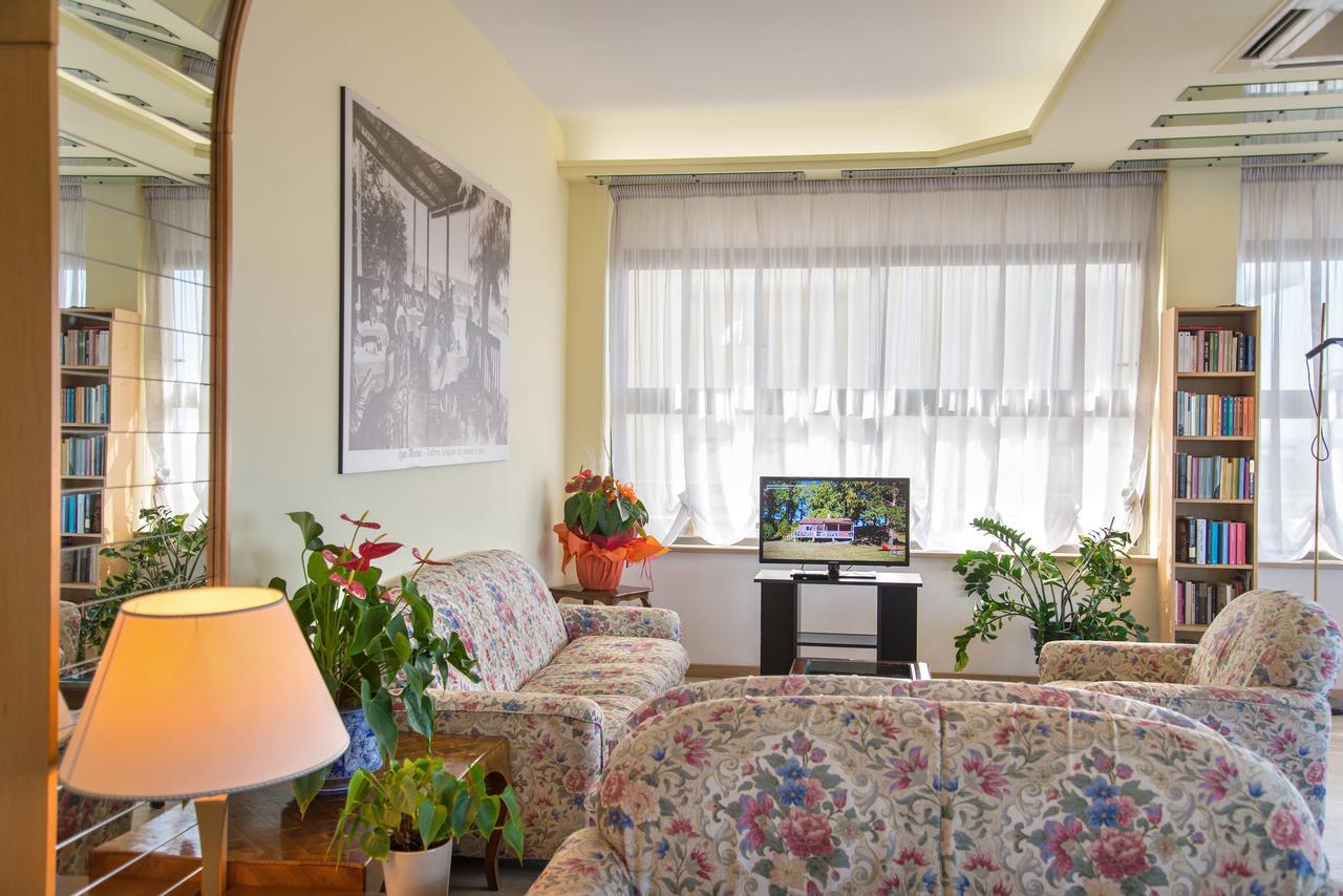 Hotel Igea Spiaggia Беллария-Иджеа-Марина Экстерьер фото