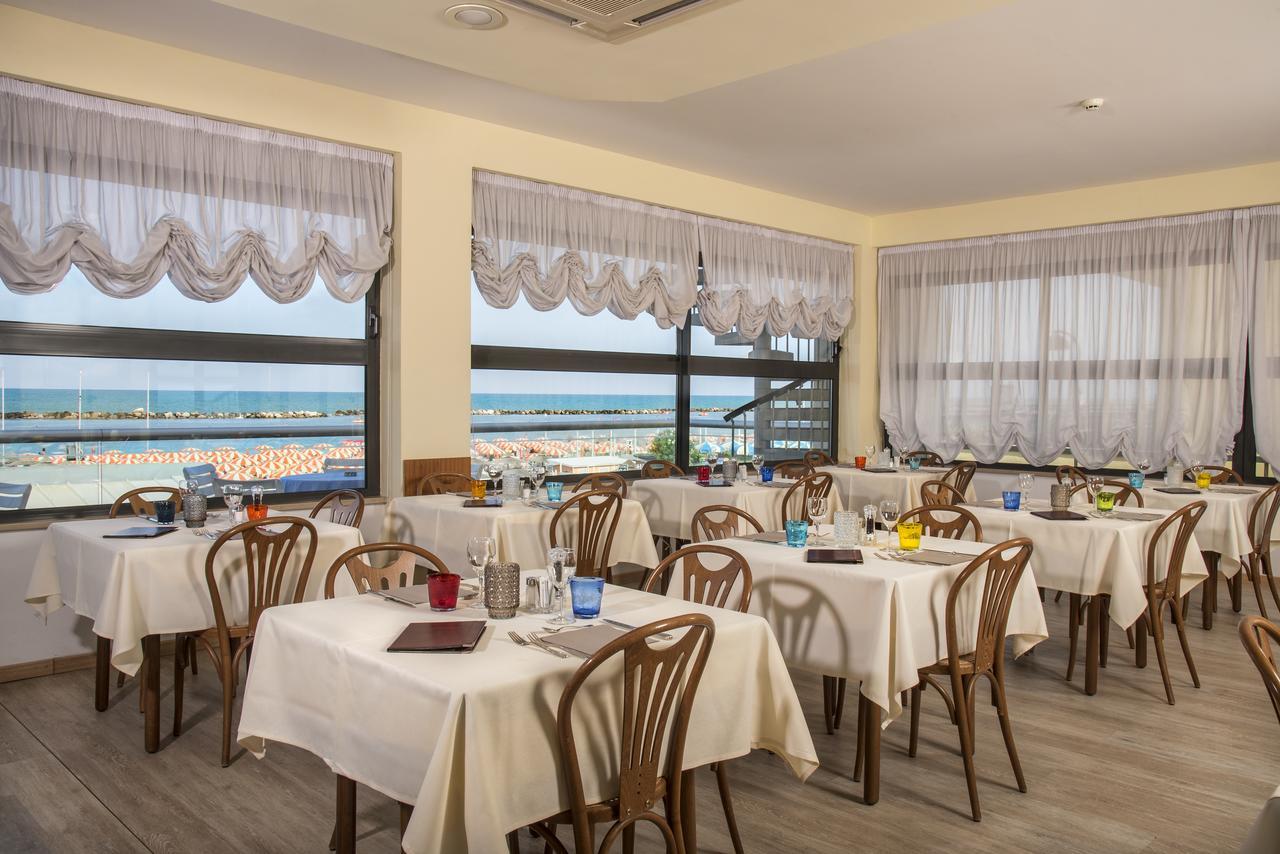 Hotel Igea Spiaggia Беллария-Иджеа-Марина Экстерьер фото